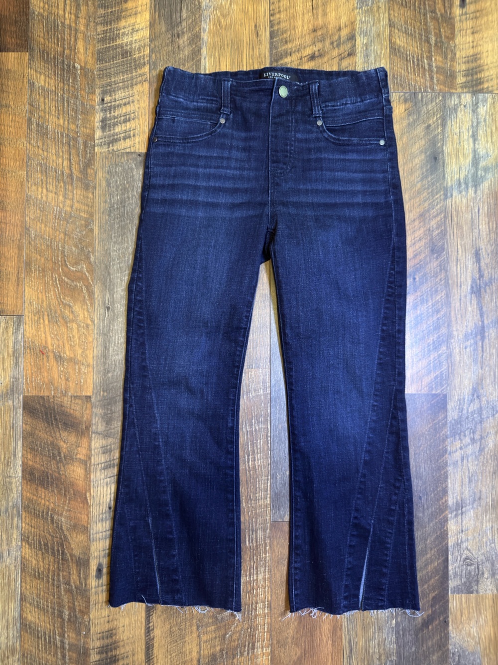 Liverpool Los Angeles Gia Glider Pull-On Crop Flare Jeans in Colombia Sz 2/26 P
